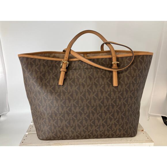 MICHAEL KORS, XL SIGNATURE GOLD ANIMAL SHOULDER TOTE BAG - Picture 3 of 16